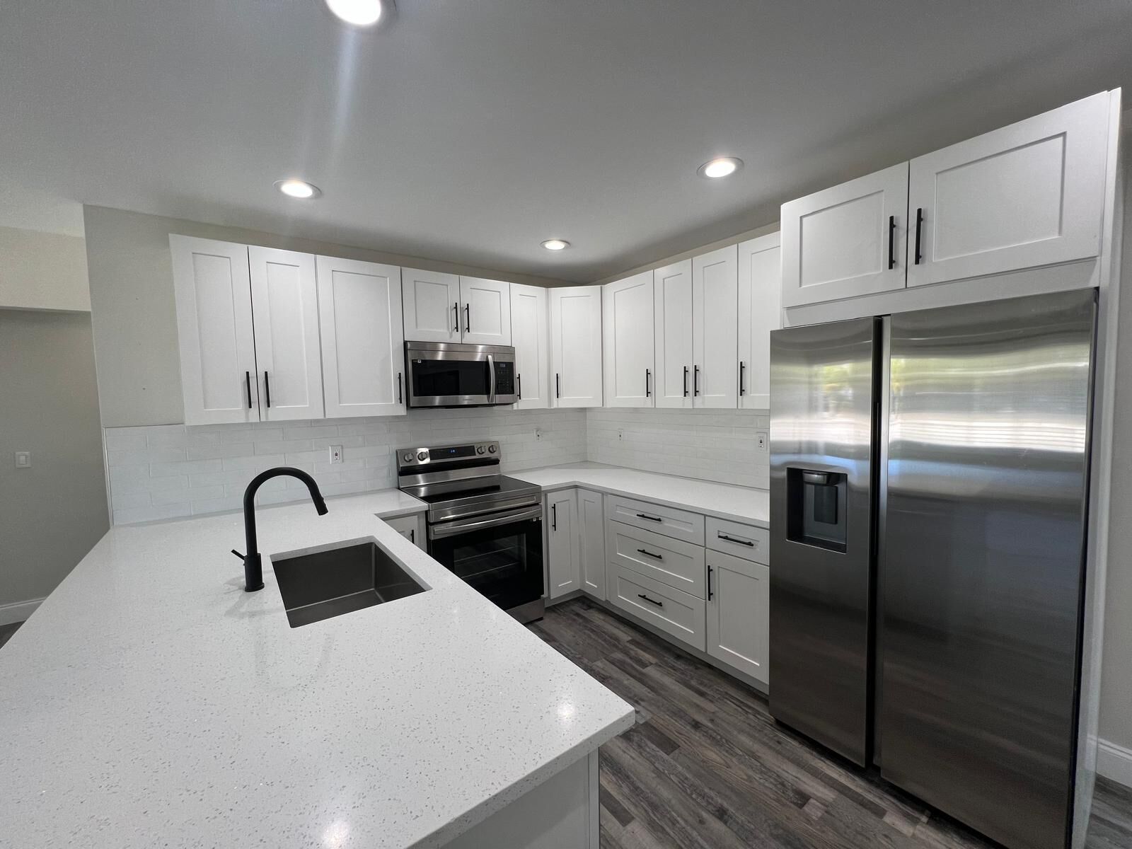 Property Photo:  1625 N M Street  FL 33460 