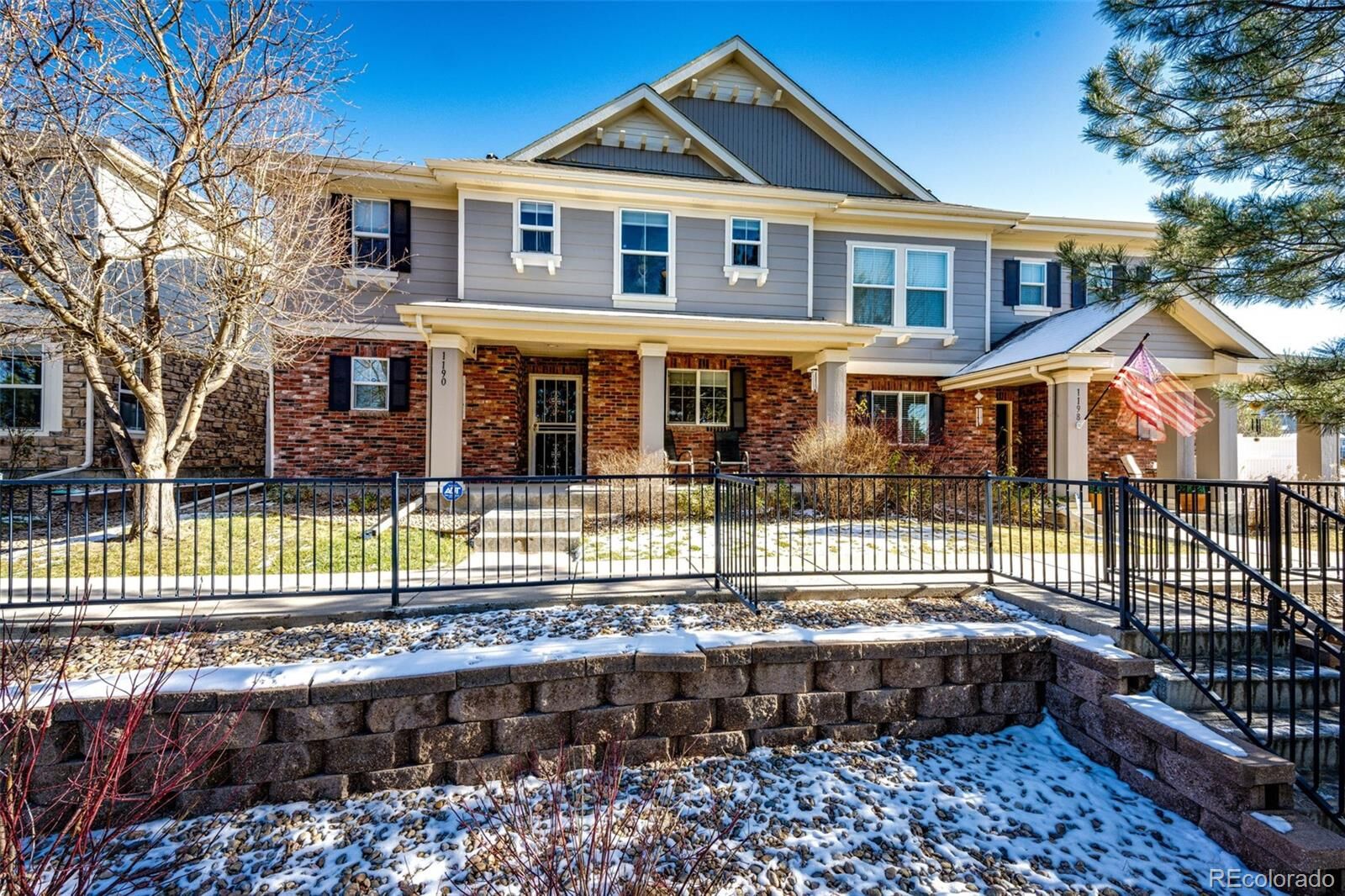 Property Photo:  1190 S Pitkin Way  CO 80017 