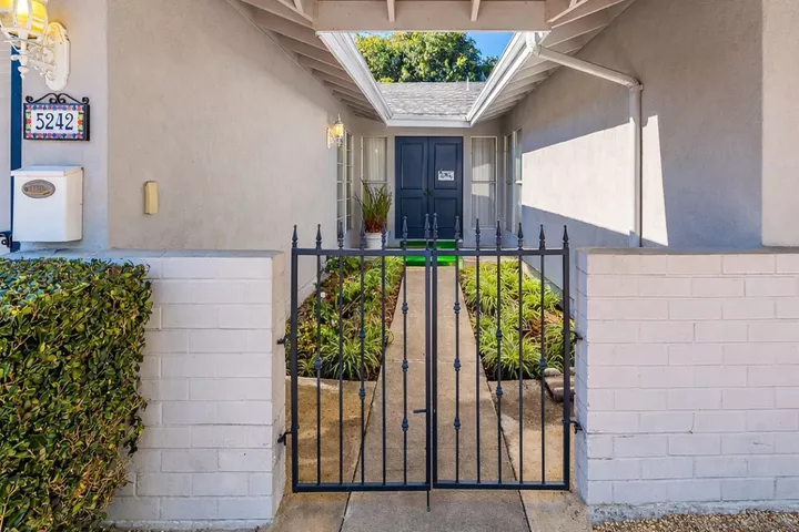 Property Photo:  5242 Cobb Place  CA 92117 