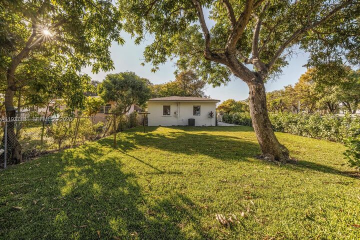 Property Photo: 424 NW 53rd St FL 33127