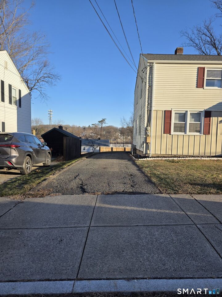 Property Photo:  151 Pennsylvania Avenue  CT 06052 