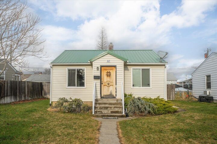 Property Photo: 517 E Courtland Ave WA 99207