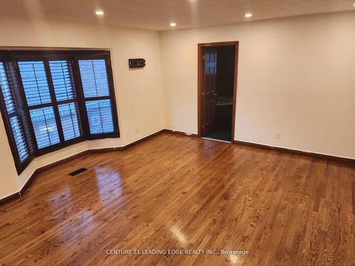 Photo de la propriété:  11 Westlawn Drive  ON L9B 2J4 