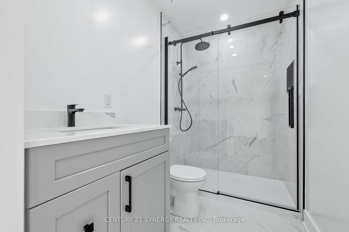 Property Photo:  598 Kirkwood Avenue 3  ON K1Z 5X4 