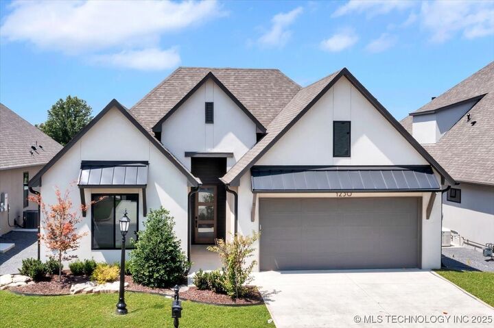 Property Photo:  1230 N 71st Place  OK 74014 