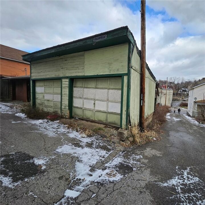 Property Photo:  314 Corey Ave  PA 15104 