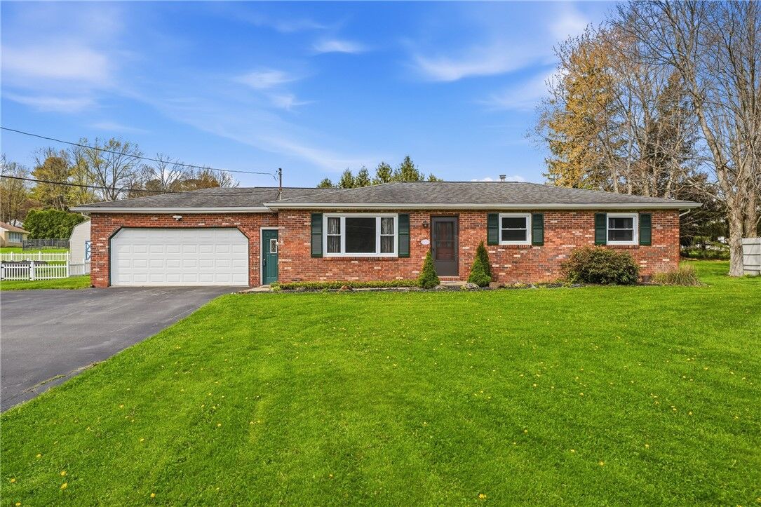 Property Photo:  745 Robertson Road  PA 16148 