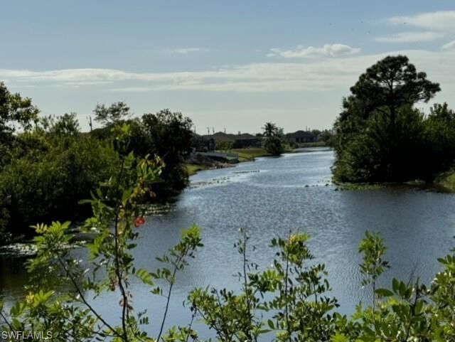 Property Photo:  1020 NE 12th St  FL 33909 