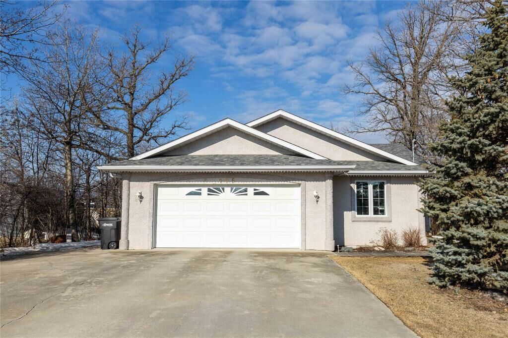 Property Photo:  105 Peters Lane  MB R5G 1J6 