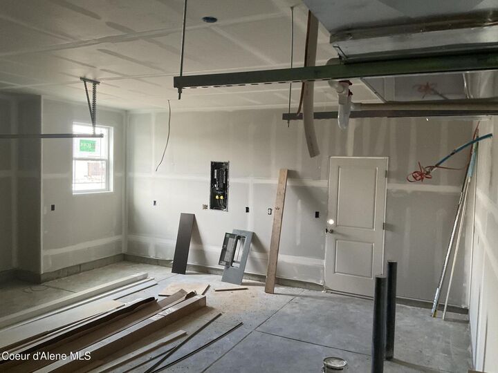 Property Photo:  420 S Treeline Pl  WA 99001 