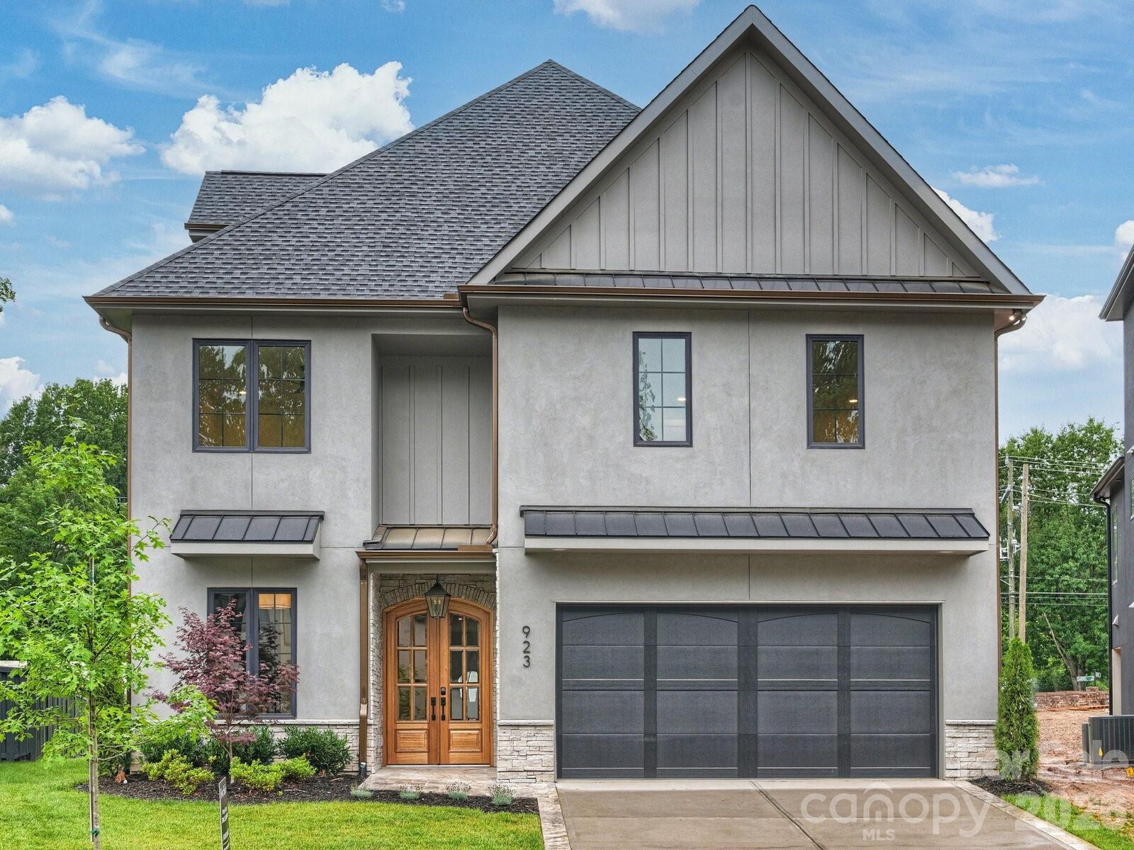 Property Photo:  923 Laurel Creek Lane  NC 28211 