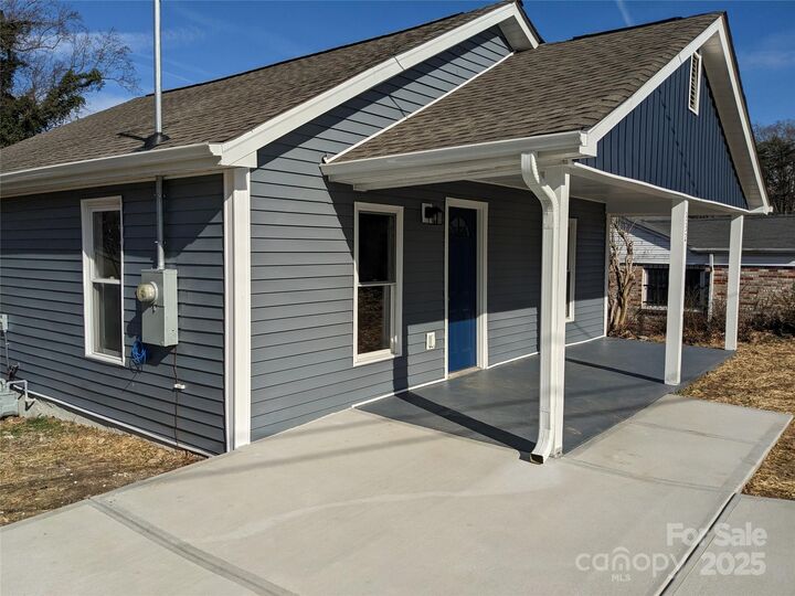 Property Photo: 332 Arlington Circle NW NC 28645