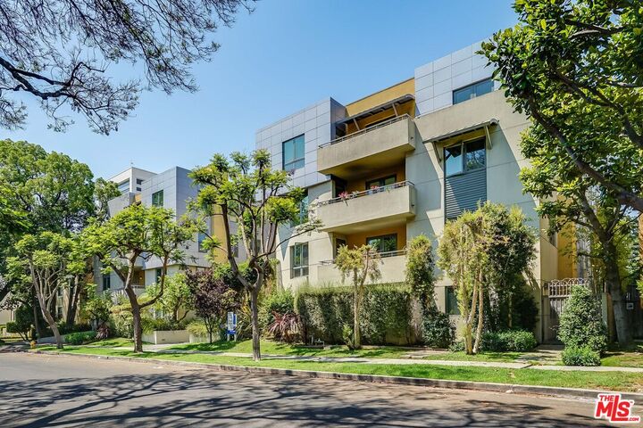 Property Photo: 1517 S Bentley Ave CA 90025