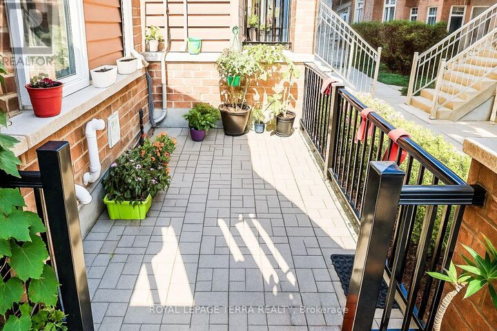 Property Photo:  2500 Hill Rise Court 59  ON L1L 0M6 