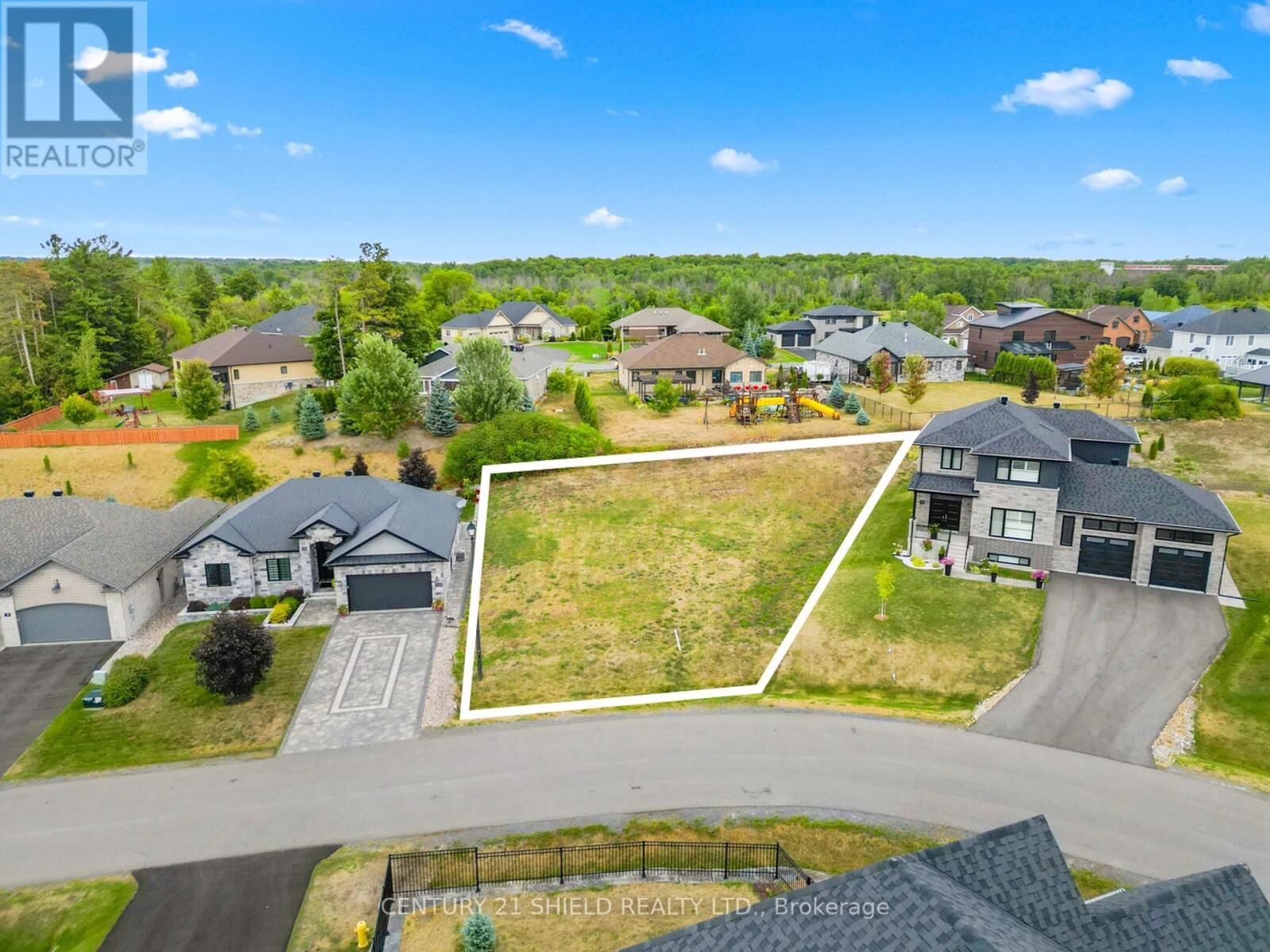 Property Photo:  7 Matthew Kieran Crescent  ON K0C 1P0 