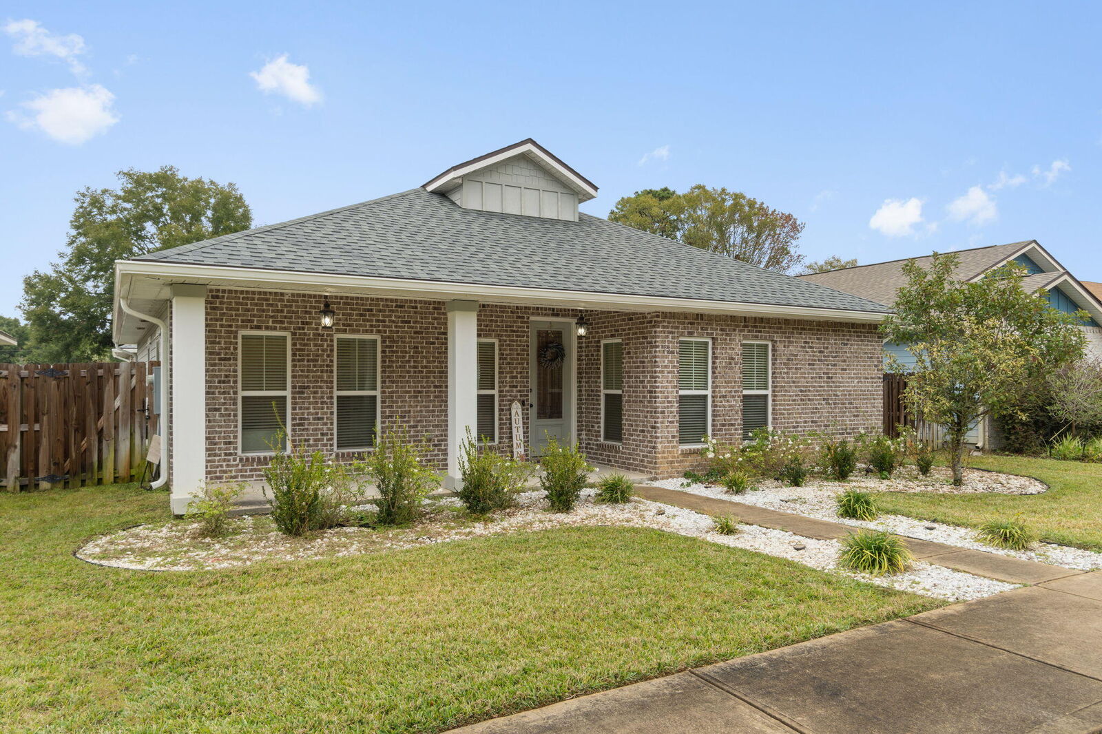 Property Photo: 33 8th Avenue FL 32579