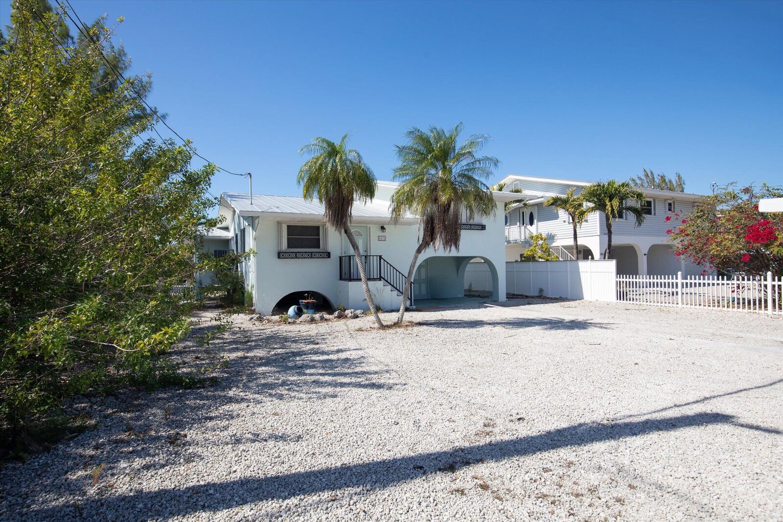 Property Photo:  1634 Lantana Lane  FL 33043 
