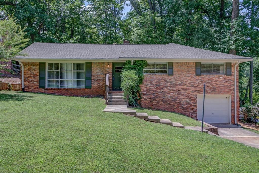 Property Photo: 1112 Franklin Circle NE GA 30324