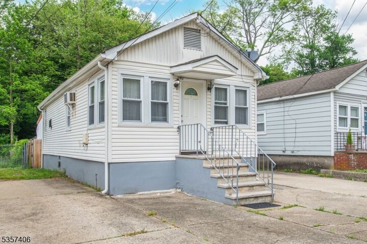 Property Photo:  20 Park Dr  NJ 07436 