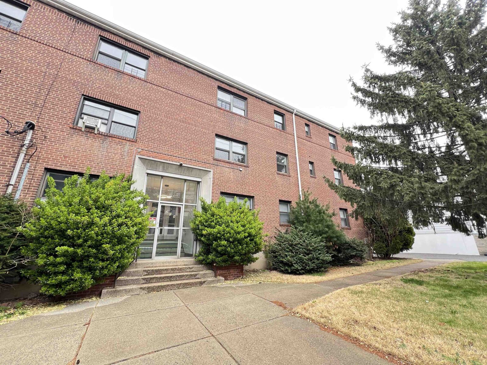 Property Photo:  204 North St  NJ 07307 