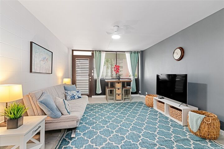 Property Photo:  425 Ena Road B501  HI 96815 