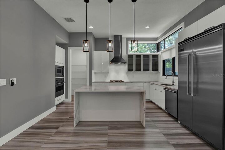 Property Photo:  1802 Mondrian Circle  FL 32789 