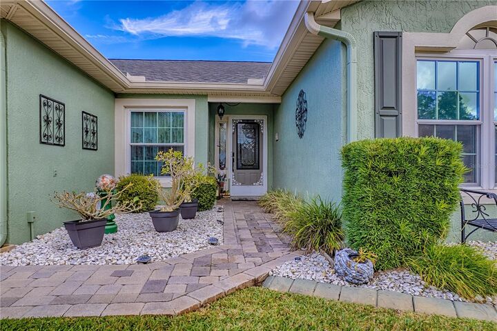 Property Photo:  4802 Summerbridge Circle  FL 34748 