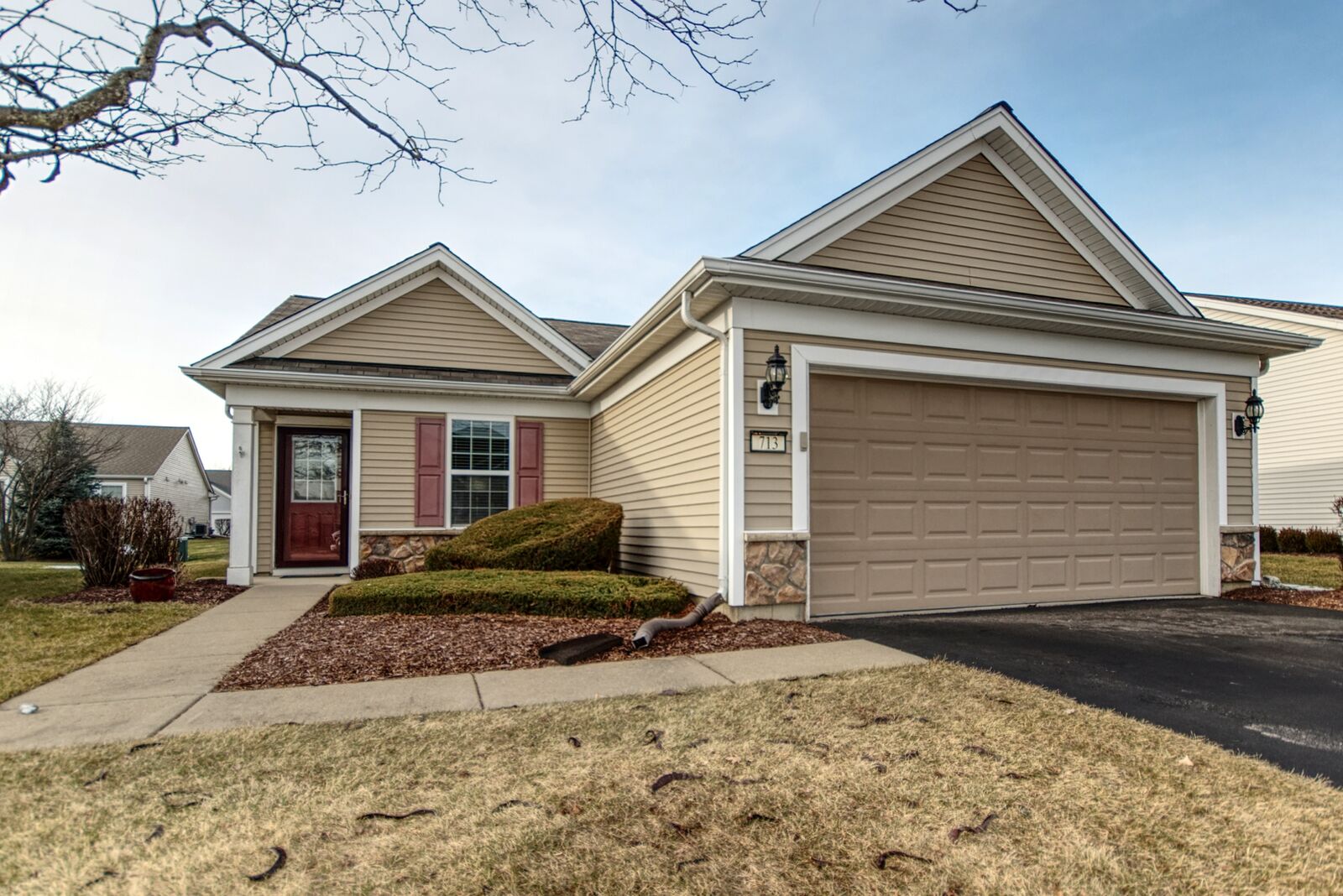 Property Photo:  713 Prairie Drive  IL 60404 