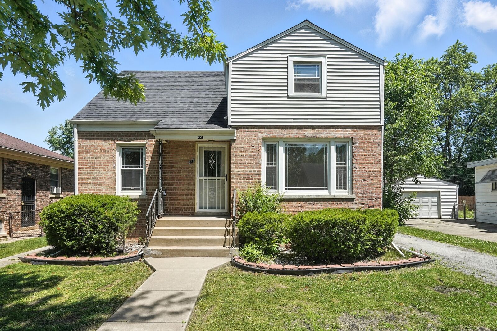 Property Photo:  228 E 141st Street  IL 60419 