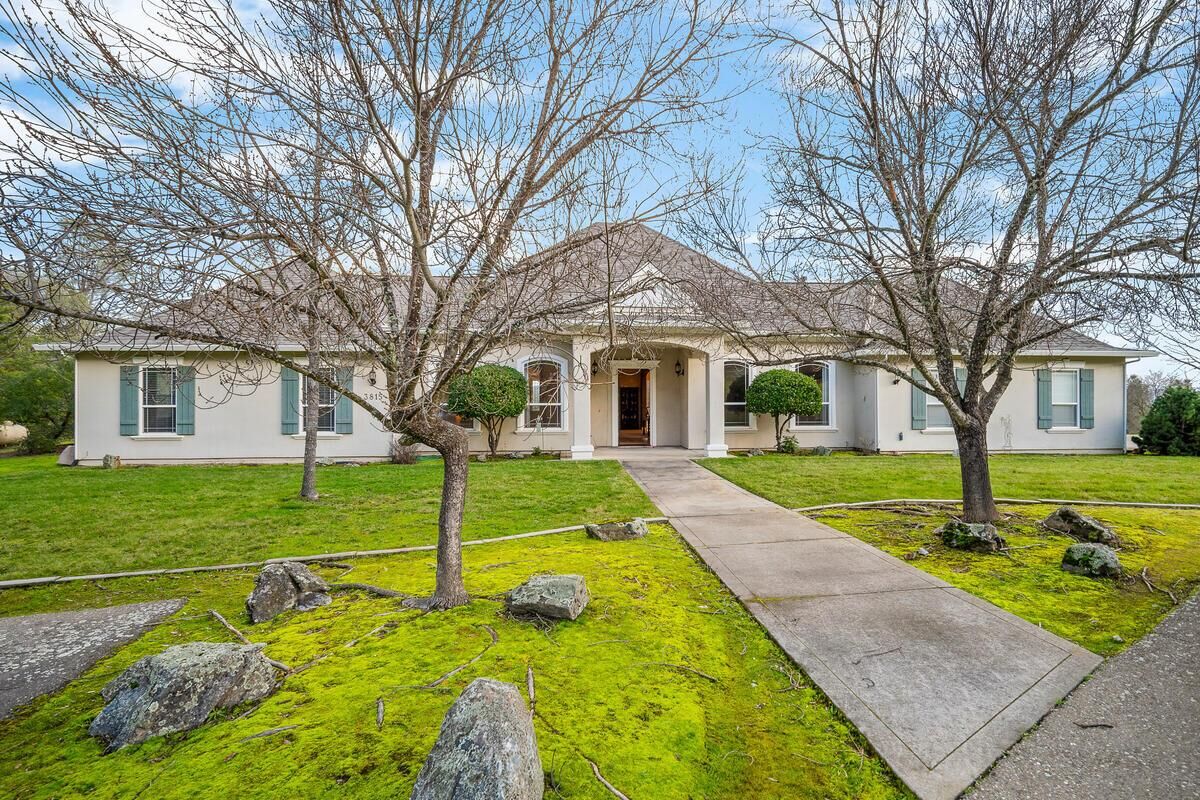 Property Photo: 3815 Lakeview Drive CA 95667