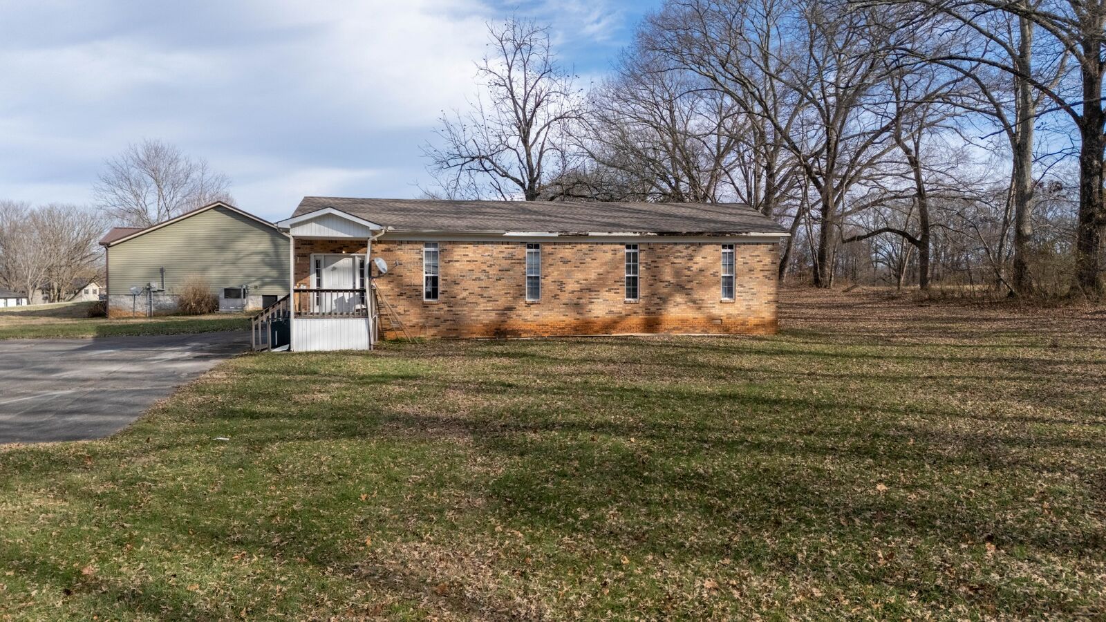 Property Photo:  109 Hickory Dr  TN 37345 