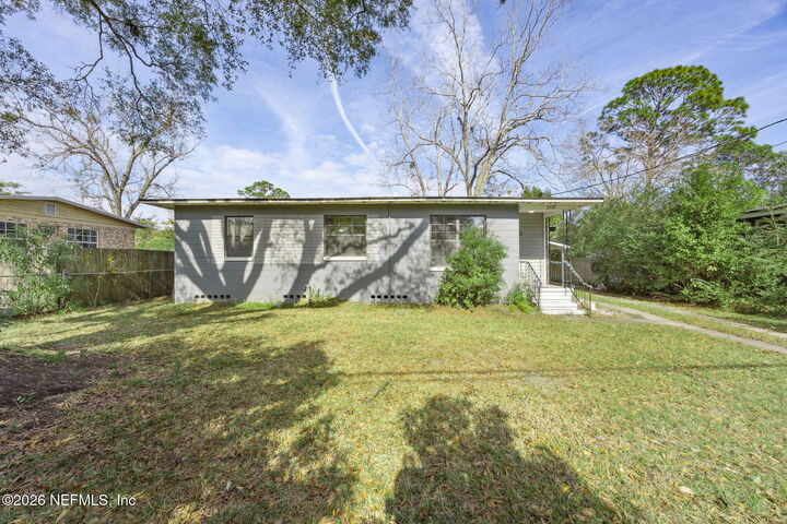 Property Photo: 2739 King Cole Drive FL 32209