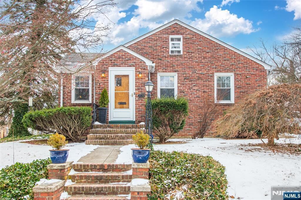 Property Photo:  408 Washington Avenue  NJ 07042 