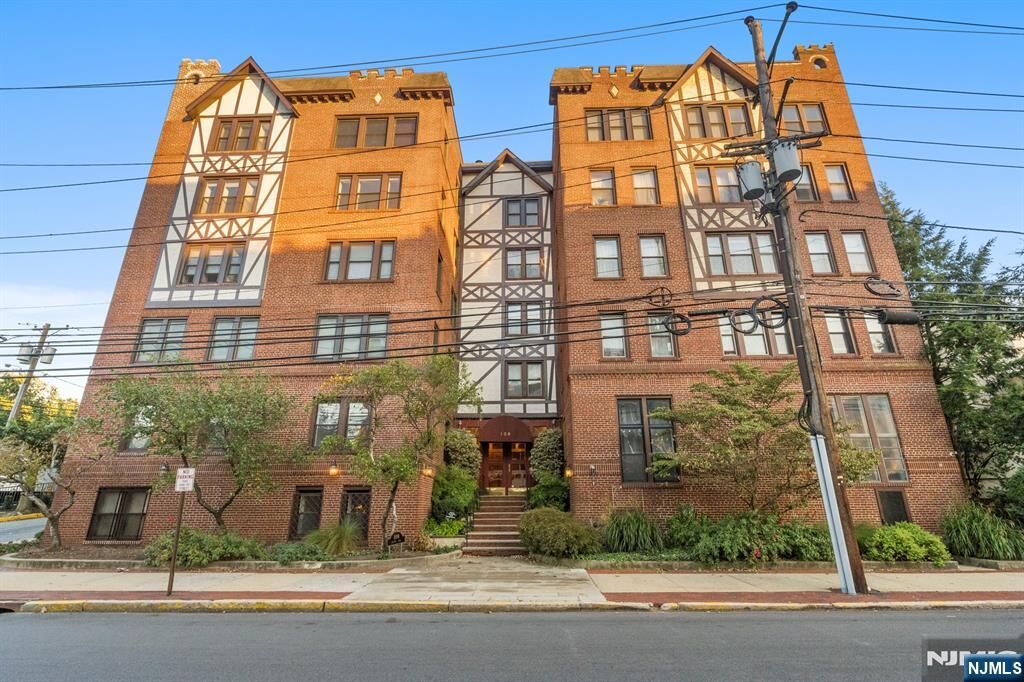 Property Photo:  109 Grand Avenue 1A  NJ 07631 