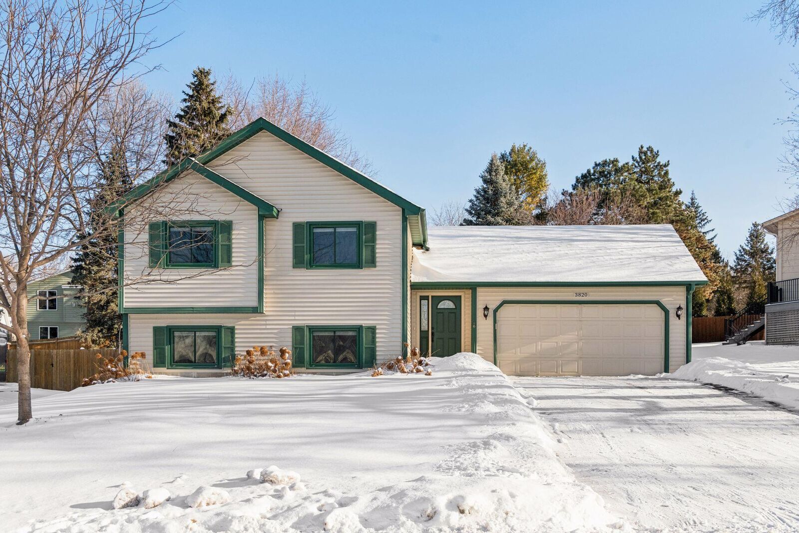 Property Photo:  3820 Harbor Lane N  MN 55446 