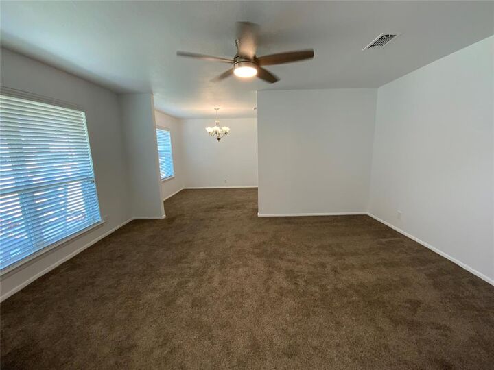 Property Photo:  2116 Stratford Drive  TX 76021 