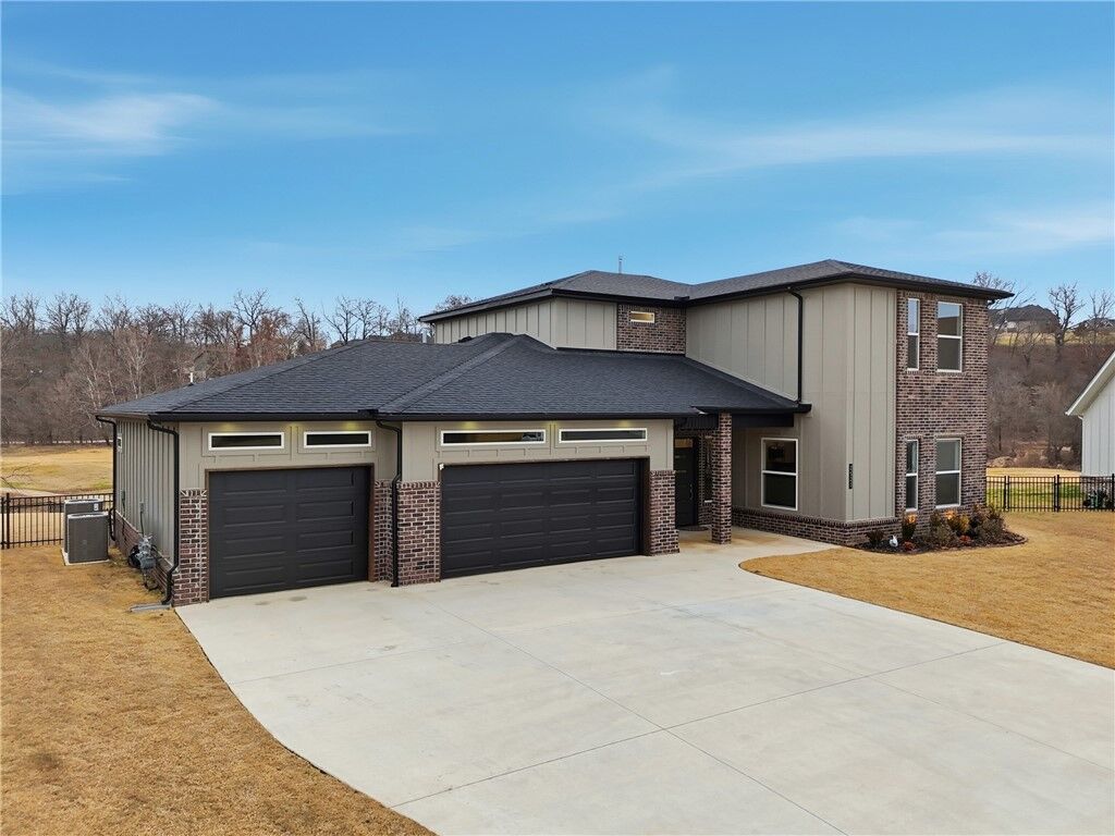 Property Photo:  2521 Fairway Circle  AR 72751 