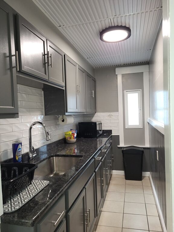 Property Photo: 9 Reeves St 2 MA 01607