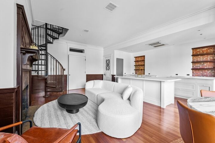 Property Photo: 320 Tappan 2 MA 02445