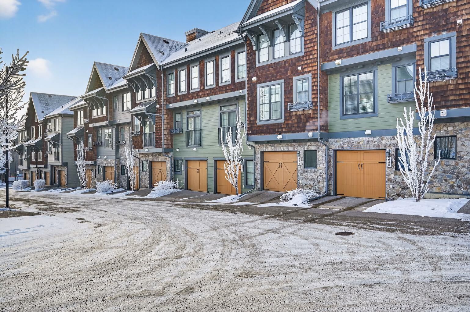 Property Photo:  235 Ascot Circle SW  AB T3H 0X2 