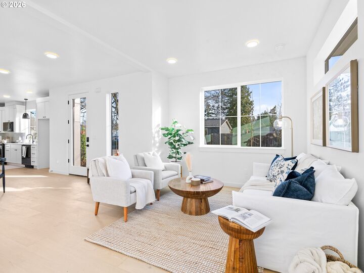 Property Photo: 5939 SE 60th Ave OR 97206