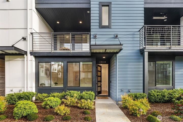 Property Photo: 21822 25th Avenue SE B WA 98021