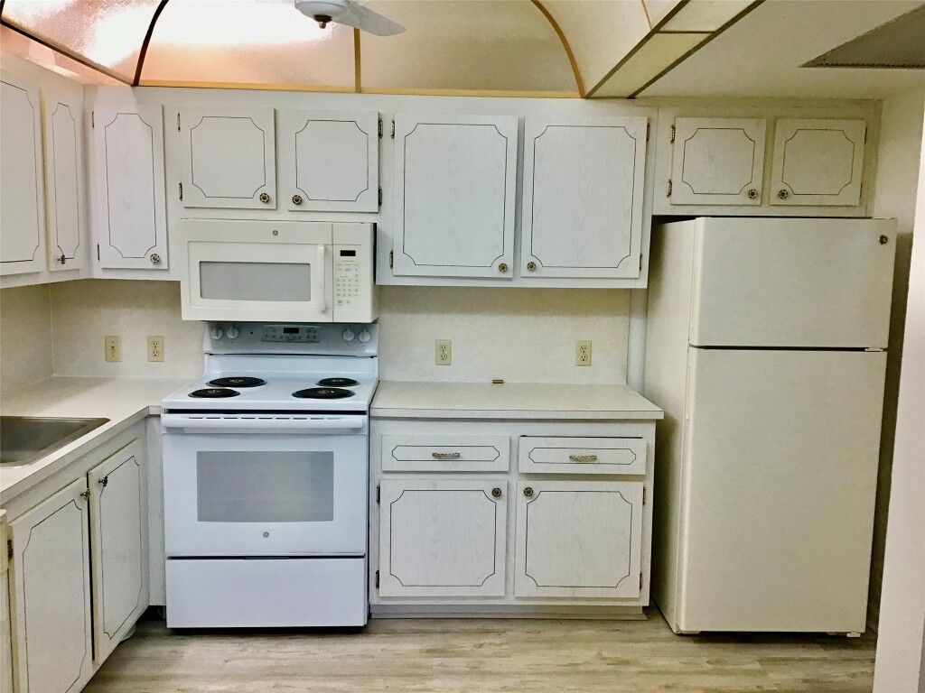 Property Photo:  204 Preston 204  FL 33434 