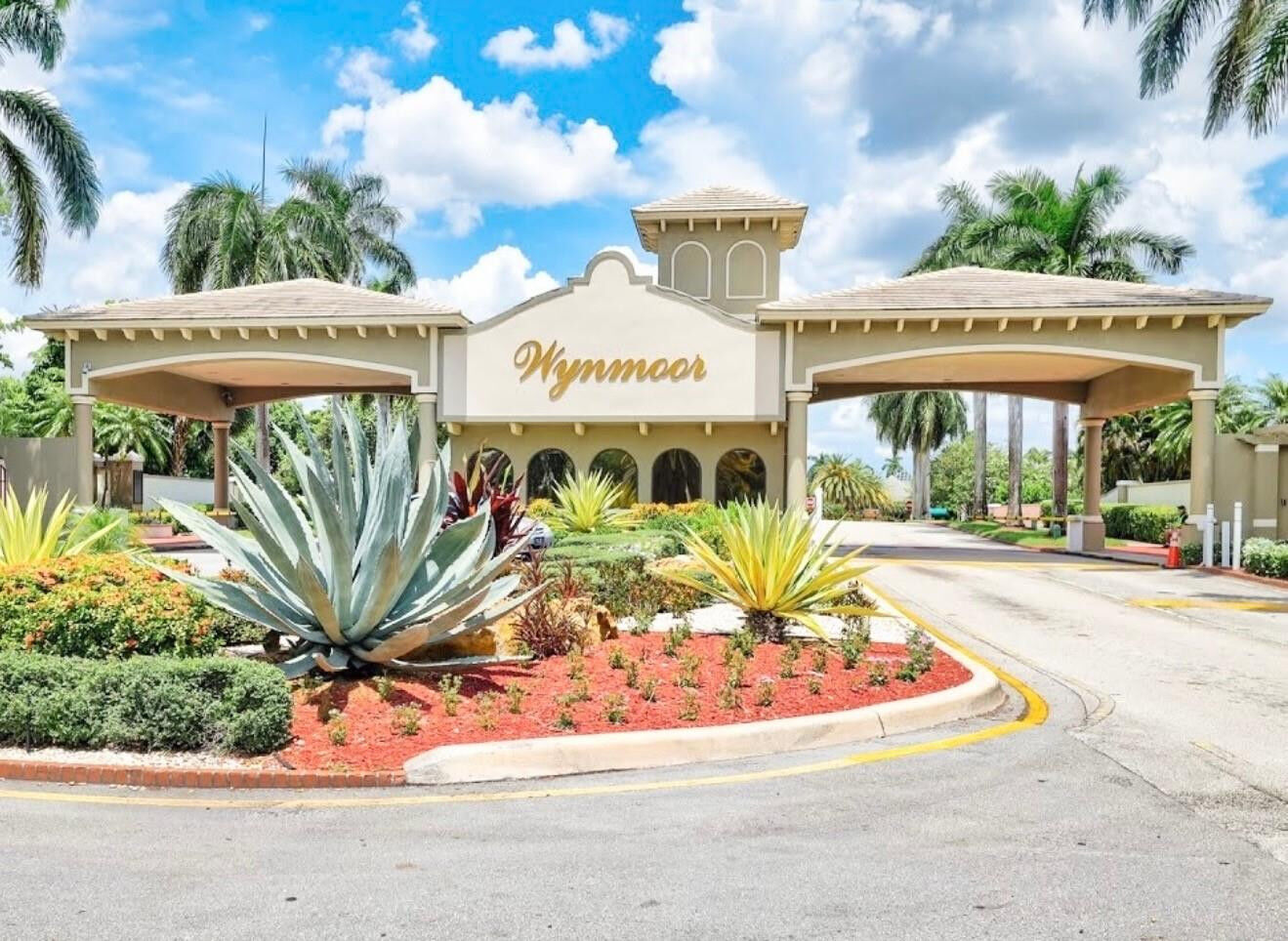 Property Photo: 2903 SE Victoria Circle 03 FL 33066