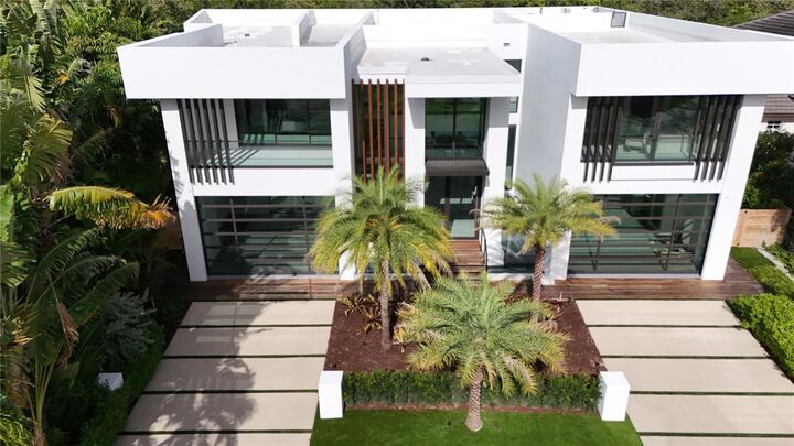 Property Photo: 681 Golden Harbour Drive FL 33432