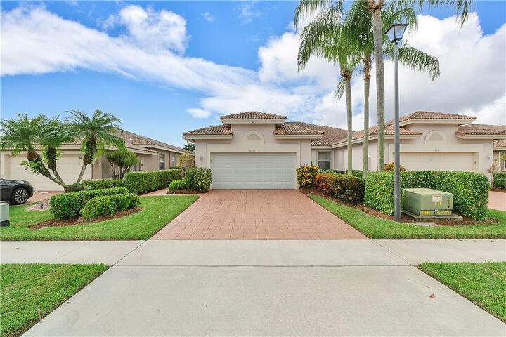 Property Photo:  5690 Emerald Cay Terrace 5690  FL 33437 