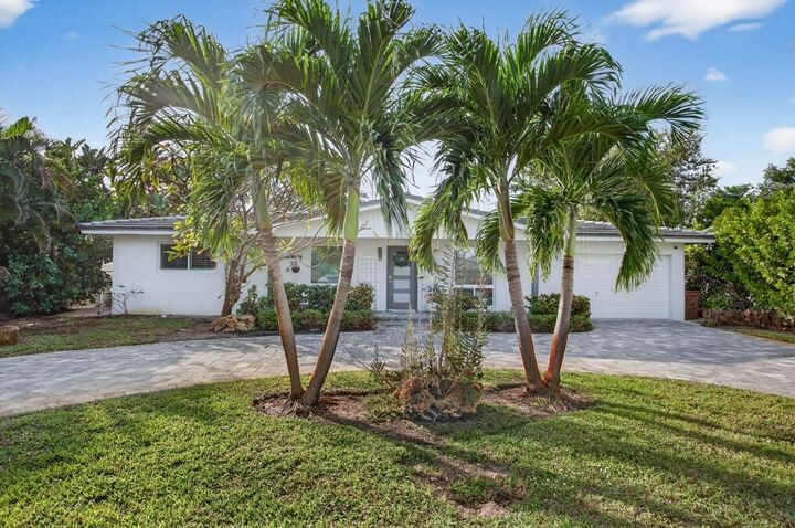 Property Photo: 801 SE 9th Avenue FL 33441