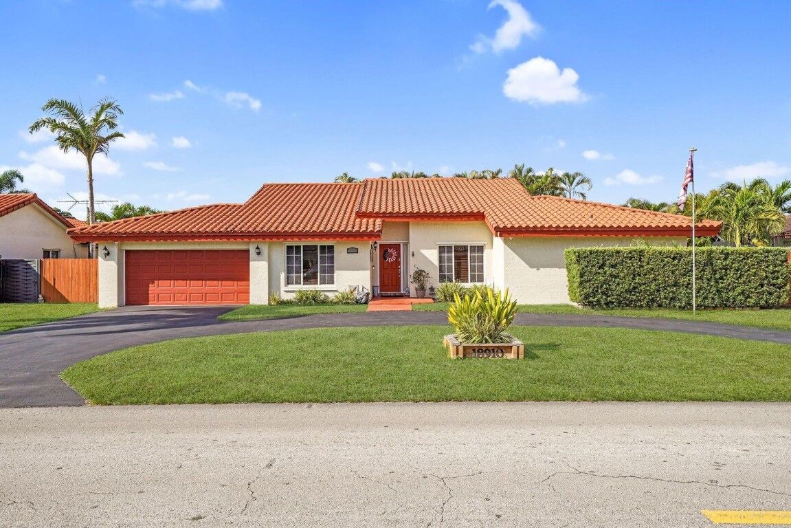 Property Photo:  18910 W Oakmont  FL 33015 