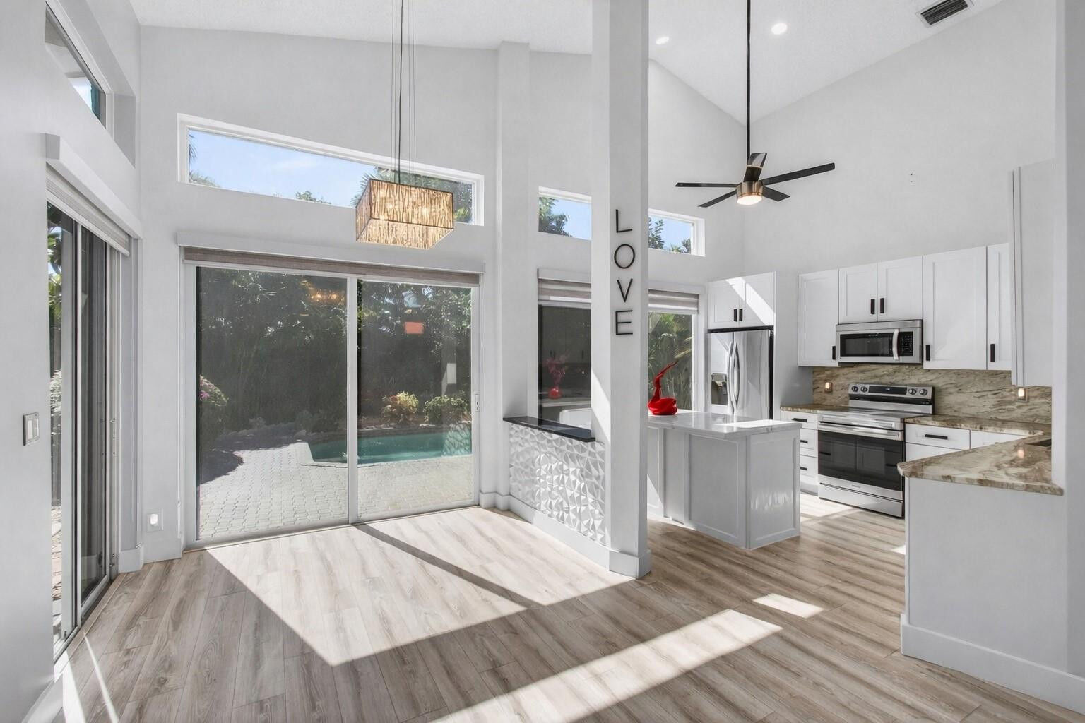 Property Photo:  6584 Hampton Circle  FL 33496 