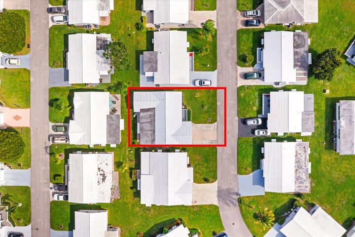 Property Photo: 1001 SW 6th Avenue FL 33426